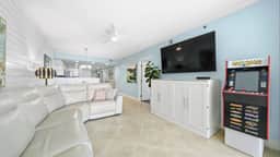 NO FEES Beachfront • Lazy River • Sleeps 8 • Waterscape