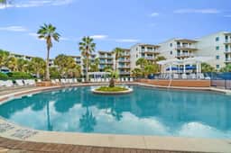 NO FEES Beachfront • Lazy River • Sleeps 8 • Waterscape