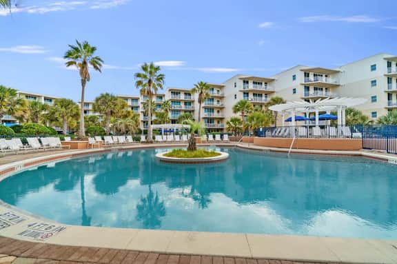 NO FEES Beachfront • Lazy River • Sleeps 8 • Waterscape
