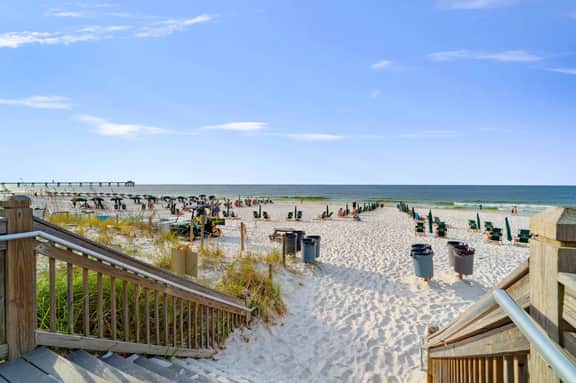 NO FEES Beachfront • Lazy River • Sleeps 8 • Waterscape